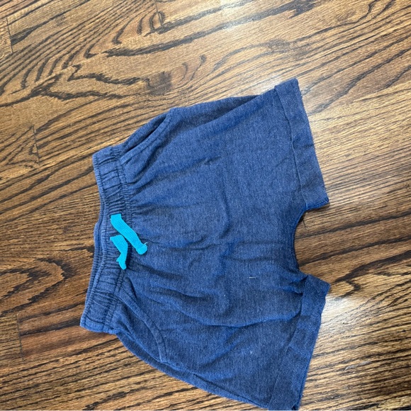Pair of boys Cat & Jack 2T shorts - Picture 3 of 6